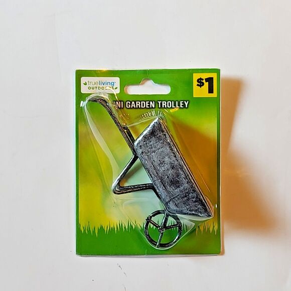 Lot of 12 Mini Garden Figurines Accessories Gnomes Well Trolley Frogs Fairy New - Picture 7 of 15